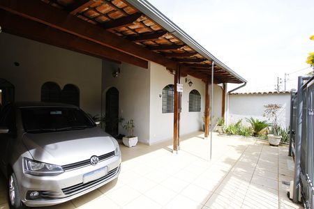 Casa à venda com 300m², 4 quartos e 3 vagasGaragem