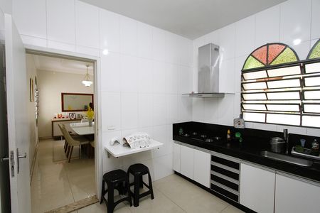 Casa à venda com 300m², 4 quartos e 3 vagasCozinha