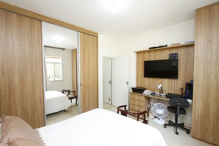 Casa à venda com 300m², 4 quartos e 3 vagasQuarto 3 - Suíte