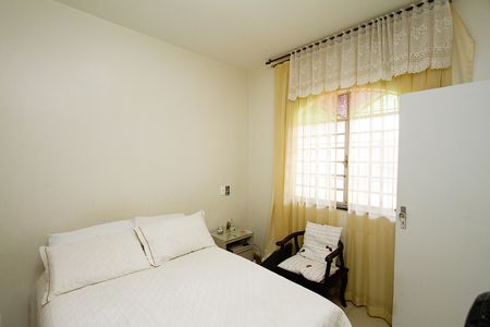 Casa à venda com 300m², 4 quartos e 3 vagasQuarto 2
