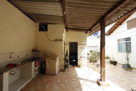 Casa à venda com 300m², 4 quartos e 3 vagasÁrea de Serviço