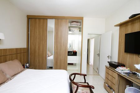 Casa à venda com 300m², 4 quartos e 3 vagasQuarto 3 - Suíte