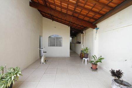 Casa à venda com 300m², 4 quartos e 3 vagasVaranda