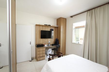 Casa à venda com 300m², 4 quartos e 3 vagasQuarto 3 - Suíte