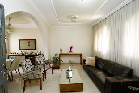 Sala de casa à venda com 4 quartos, 300m² em Dom Bosco, Belo Horizonte