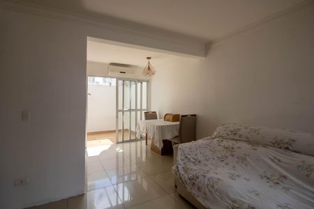 Casa à venda com 65m², 2 quartos e 1 vaga Casa à venda com 65m², 2 quartos e 1 vagaSala