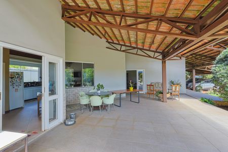 Casa à venda com 3 quartos, 370m² em Jardim Canada, Nova Lima