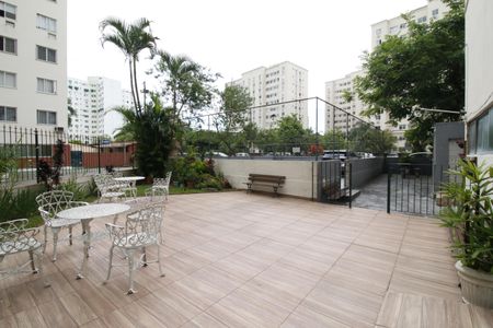 Apartamento para alugar com 50m², 2 quartos e 1 vagaÁrea comum 