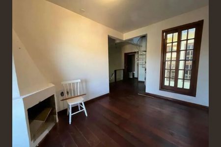 Sala de casa à venda com 3 quartos, 200m² em Cavalhada, Porto Alegre