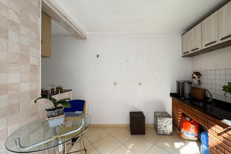 Casa à venda com 158m², 3 quartos e 3 vagas Casa à venda com 158m², 3 quartos e 3 vagasÁrea - Churrasqueira
