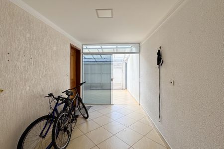 Casa à venda com 158m², 3 quartos e 3 vagas Casa à venda com 158m², 3 quartos e 3 vagasEntrada