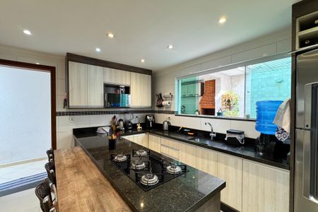 Casa à venda com 158m², 3 quartos e 3 vagas Casa à venda com 158m², 3 quartos e 3 vagasCozinha