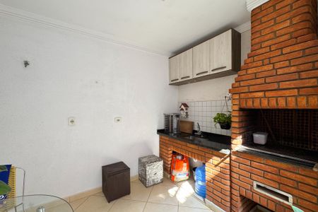 Casa à venda com 158m², 3 quartos e 3 vagas Casa à venda com 158m², 3 quartos e 3 vagasÁrea - Churrasqueira