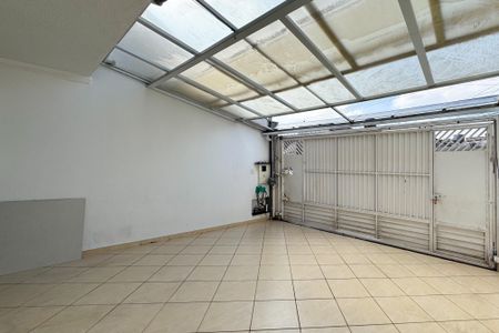 Casa à venda com 158m², 3 quartos e 3 vagas Casa à venda com 158m², 3 quartos e 3 vagasGaragem