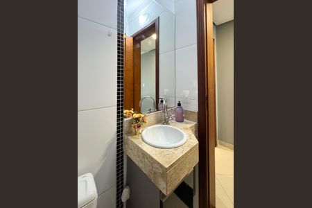 Casa à venda com 158m², 3 quartos e 3 vagas Casa à venda com 158m², 3 quartos e 3 vagasLavabo