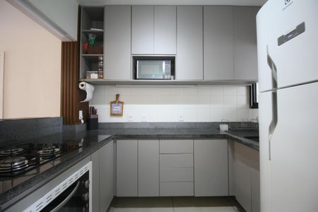 Varanda Sala de apartamento à venda com 3 quartos, 79m² em Vila Suzana, São Paulo