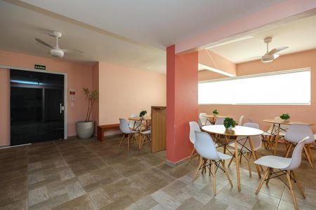 Apartamento para alugar com 58m², 2 quartos e 1 vaga Apartamento para alugar com 58m², 2 quartos e 1 vagaÁrea comum - Salão de festas