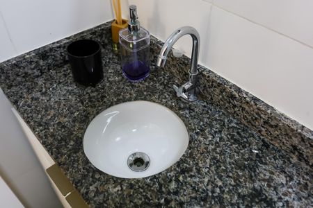 Apartamento para alugar com 58m², 2 quartos e 1 vaga Apartamento para alugar com 58m², 2 quartos e 1 vagaBanheiro social