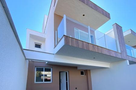 Casa à venda com 125m², 3 quartos e 2 vagas Casa à venda com 125m², 3 quartos e 2 vagasFachada interna