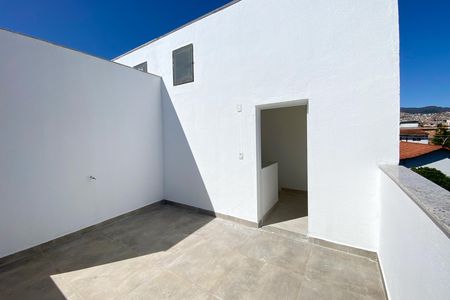 Casa à venda com 125m², 3 quartos e 2 vagas Casa à venda com 125m², 3 quartos e 2 vagasVaranda 1 cobertura