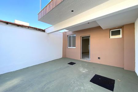 Casa à venda com 125m², 3 quartos e 2 vagas Casa à venda com 125m², 3 quartos e 2 vagasGaragem