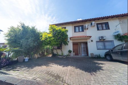 Casa de condomínio para alugar com 72m², 2 quartos e 2 vagasFachada