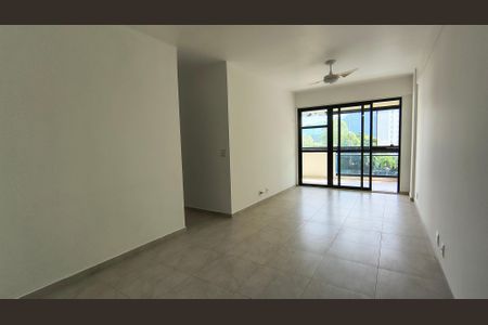 Sala de apartamento para alugar com 3 quartos, 78m² em Recreio dos Bandeirantes, Rio de Janeiro