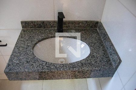 Banheiro de kitnet/studio para alugar com 1 quarto, 45m² em Setor Vila João Vaz, Goiânia