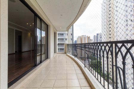 Apartamento à venda com 165m², 3 quartos e 3 vagas Apartamento à venda com 165m², 3 quartos e 3 vagasVaranda