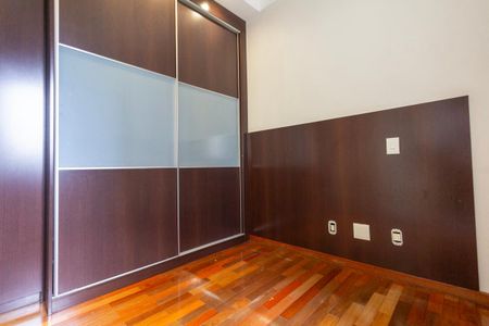 Apartamento à venda com 165m², 3 quartos e 3 vagas Apartamento à venda com 165m², 3 quartos e 3 vagasQuarto 1