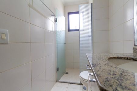 Apartamento à venda com 165m², 3 quartos e 3 vagas Apartamento à venda com 165m², 3 quartos e 3 vagasBanheiro 1