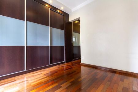 Apartamento à venda com 165m², 3 quartos e 3 vagas Apartamento à venda com 165m², 3 quartos e 3 vagasQuarto 2