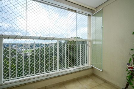 Varanda de apartamento para alugar com 2 quartos, 72m² em Jardim Henriqueta, Taboão da Serra