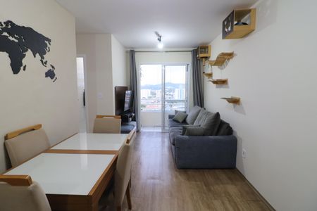 Sala de apartamento à venda com 2 quartos, 48m² em Quitaúna, Osasco