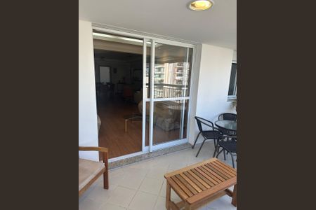 Apartamento à venda com 174m², 3 quartos e 3 vagasVaranda
