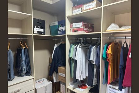 Apartamento à venda com 174m², 3 quartos e 3 vagasCloset