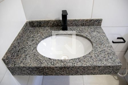 Banheiro de kitnet/studio para alugar com 1 quarto, 45m² em Setor Vila João Vaz, Goiânia