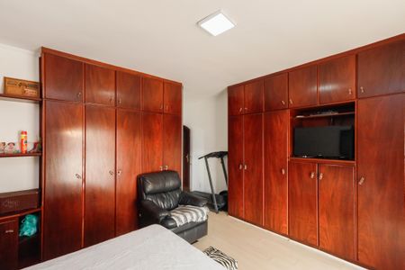 Casa à venda com 242m², 4 quartos e 2 vagasQuarto 3