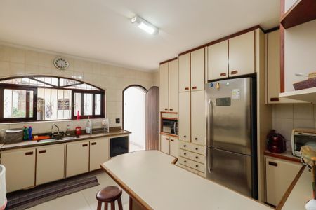 Casa à venda com 242m², 4 quartos e 2 vagasCozinha