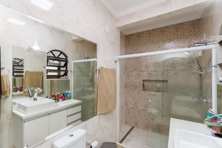 Casa à venda com 242m², 4 quartos e 2 vagasBanheiro 3
