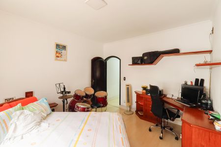 Casa à venda com 242m², 4 quartos e 2 vagasQuarto 1