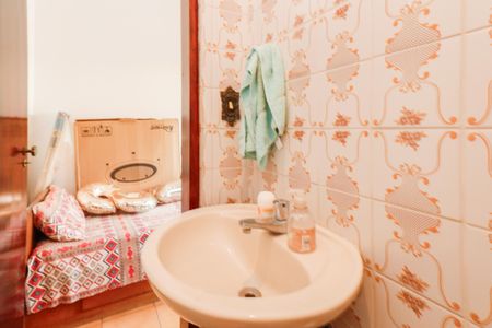 Casa à venda com 242m², 4 quartos e 2 vagasBanheiro da Suíte