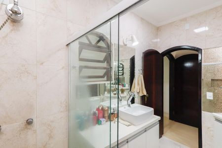 Casa à venda com 242m², 4 quartos e 2 vagasBanheiro 3