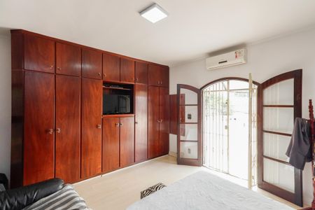 Casa à venda com 242m², 4 quartos e 2 vagasQuarto 3