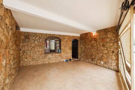 Casa à venda com 242m², 4 quartos e 2 vagasGaragem