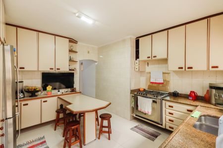 Casa à venda com 242m², 4 quartos e 2 vagasCozinha