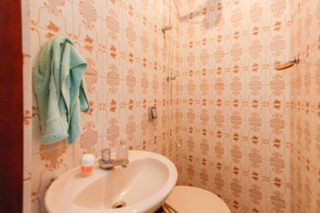 Casa à venda com 242m², 4 quartos e 2 vagasBanheiro da Suíte