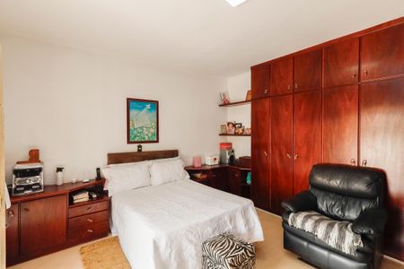 Casa à venda com 242m², 4 quartos e 2 vagasQuarto 3