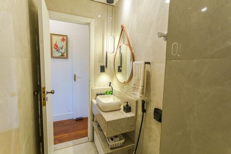 Apartamento à venda com 80m², 3 quartos e 1 vaga Apartamento à venda com 80m², 3 quartos e 1 vagaBanheiro Social
