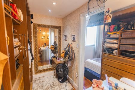 Apartamento à venda com 80m², 3 quartos e 1 vaga Apartamento à venda com 80m², 3 quartos e 1 vagaCloset da Suíte